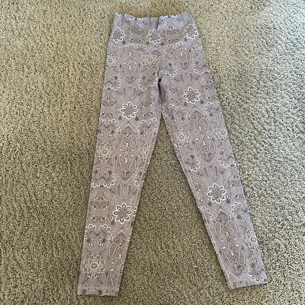 Aerie Actuve Wear Paisley 7/8 leggings